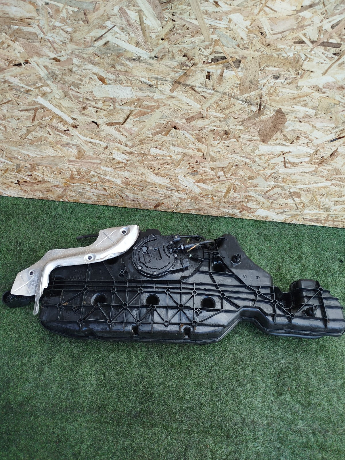 ebay-src:https://i.ebayimg.com/00/s/mtywmfgxmjaw/z/uzmaaoswvbbnplll/$_57.jpg