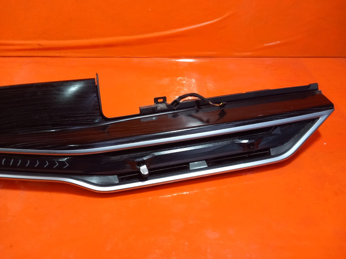 2025 BMW X5 G05 Dashboard Air Vents 5A01333 Warranty A398 - Image 3
