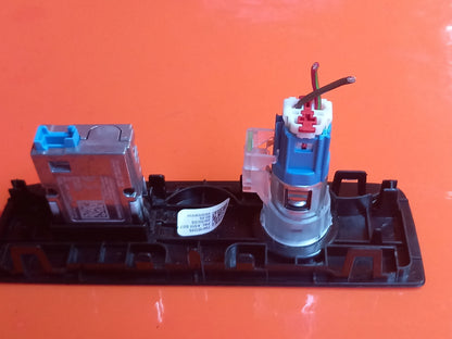 BMW X5 G05 3.0 Petrol 2025 Center Console Auxiliary Power Outlet Cig Lighter - Image 5
