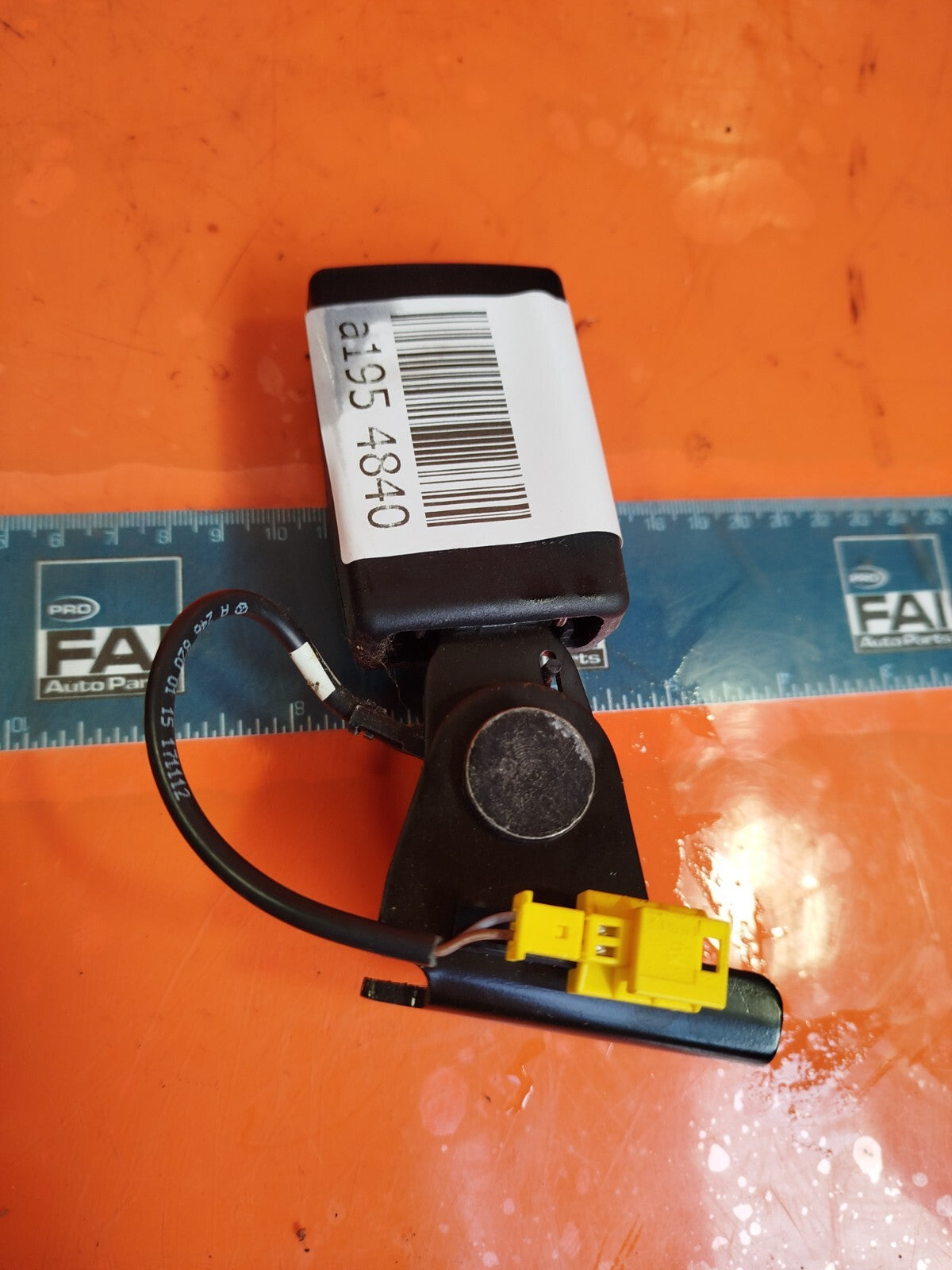 ✅2013 MERCEDES A CLASS W176 AMG REAR SEAT BELT BUCKLE CENTER TWIN & LEFT A195 - Image 6