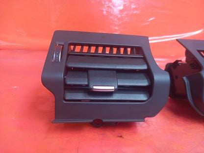 2025 Land Rover Defender L663 Dash Air Vent Pair Left Right N8B2-046B30-BA A396 - Image 5