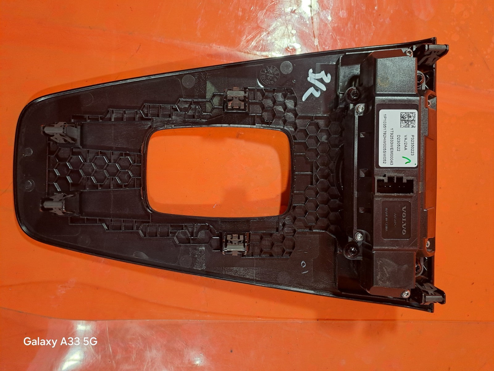 ✅2023 POLESTAR 2 LONG RANGE GEAR LEVER SURROUND TRIM 32350223 + WARRANTY A312 - Image 6