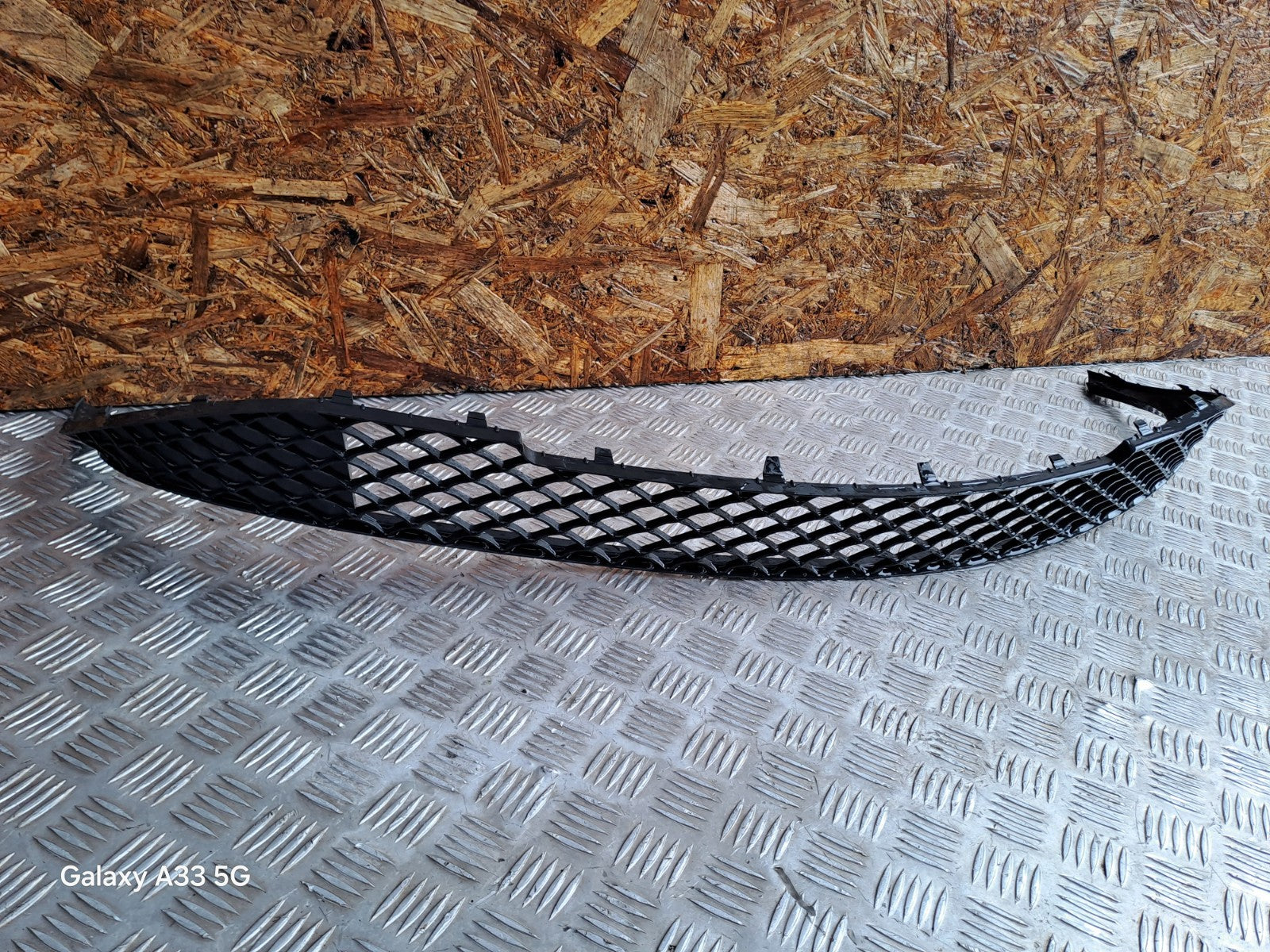 ✅Mercedes W176 A180 1.5CDI FRONT BUMPER LOWER GRILL A1768850022 Warranty A064 - Image 2