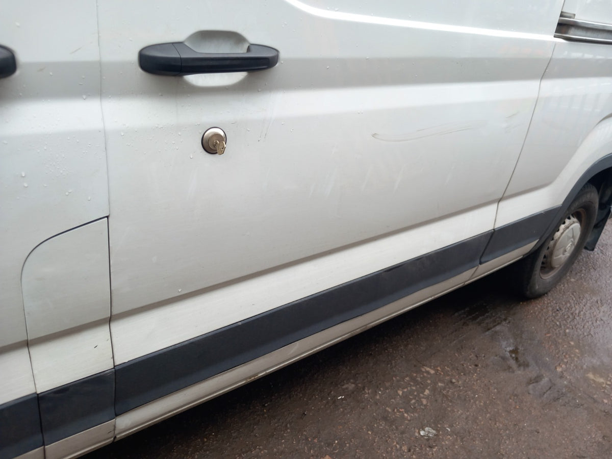 2023 Maxus Deliver 9 Left Side Sliding Bare Door White Warranty A425 - Image 4