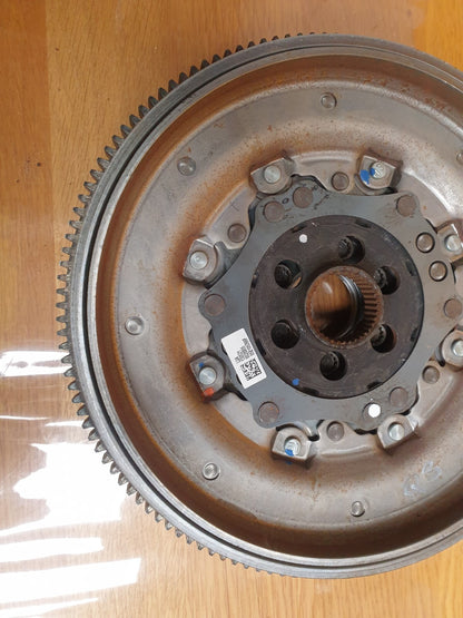 ✅2021 AUDI Q3 F3 1.5TFSI AUTO DUAL MASS FLYWHEEL  05E105266F + WARRANTY A072 - Image 3