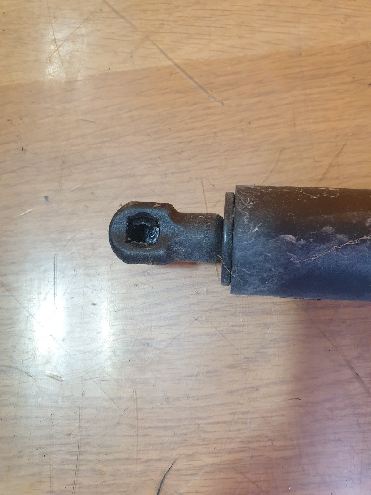 ✅2022 TESLA MODEL Y TAILGATE GAS STRUT RIGHT 1500602-00-A  + WARRANTY A172 - Image 5