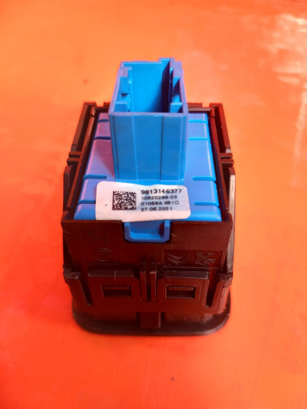ebay-src:https://i.ebayimg.com/00/s/mtywmfgxmjaw/z/eogaaeswasdqv1yu/$_57.jpg