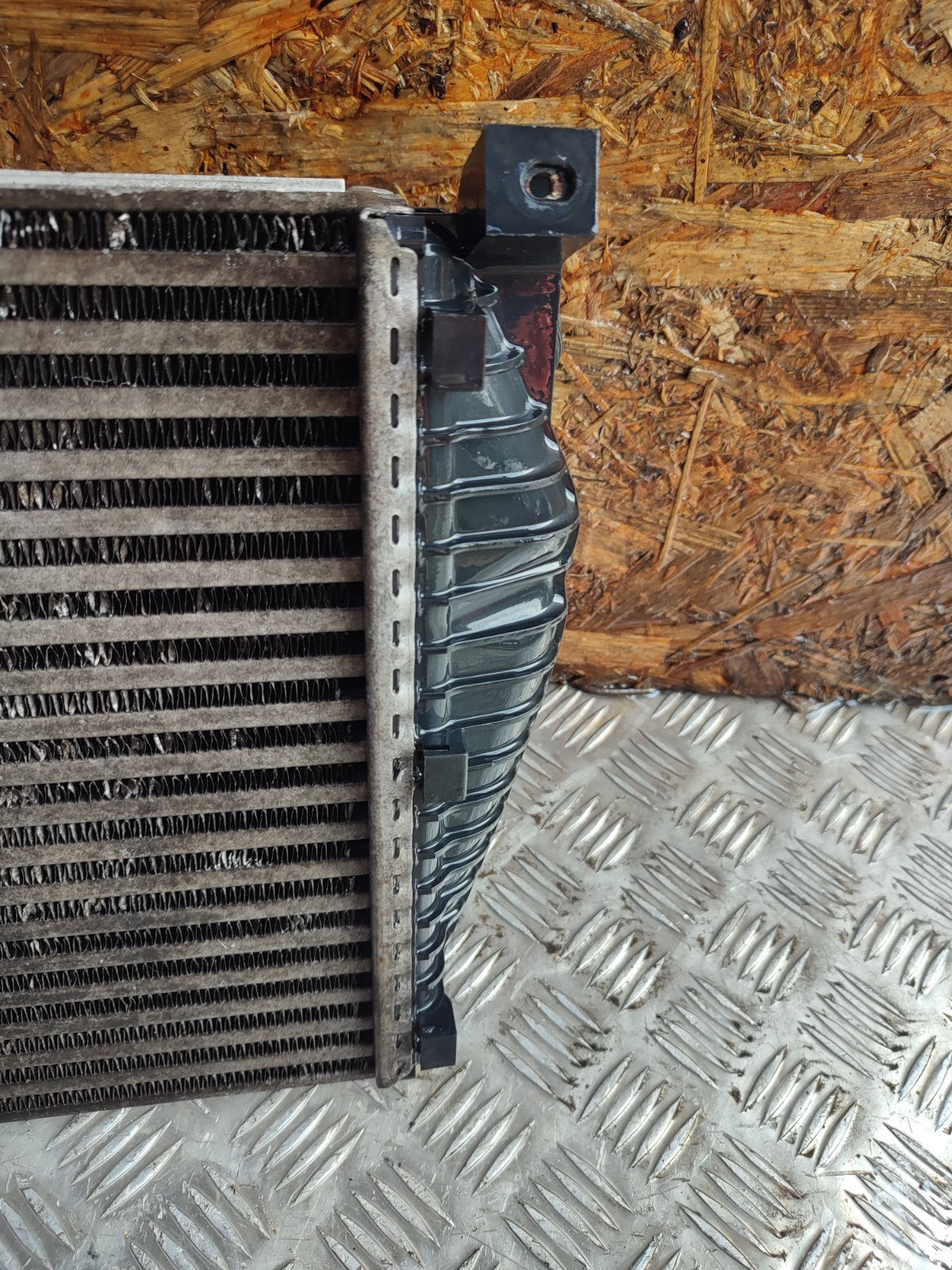 ✅2009 AUDI Q7 4L S LINE RIGHT INTERCOOLER RADIATOR 7L6145804 + WARRANTY - Image 3