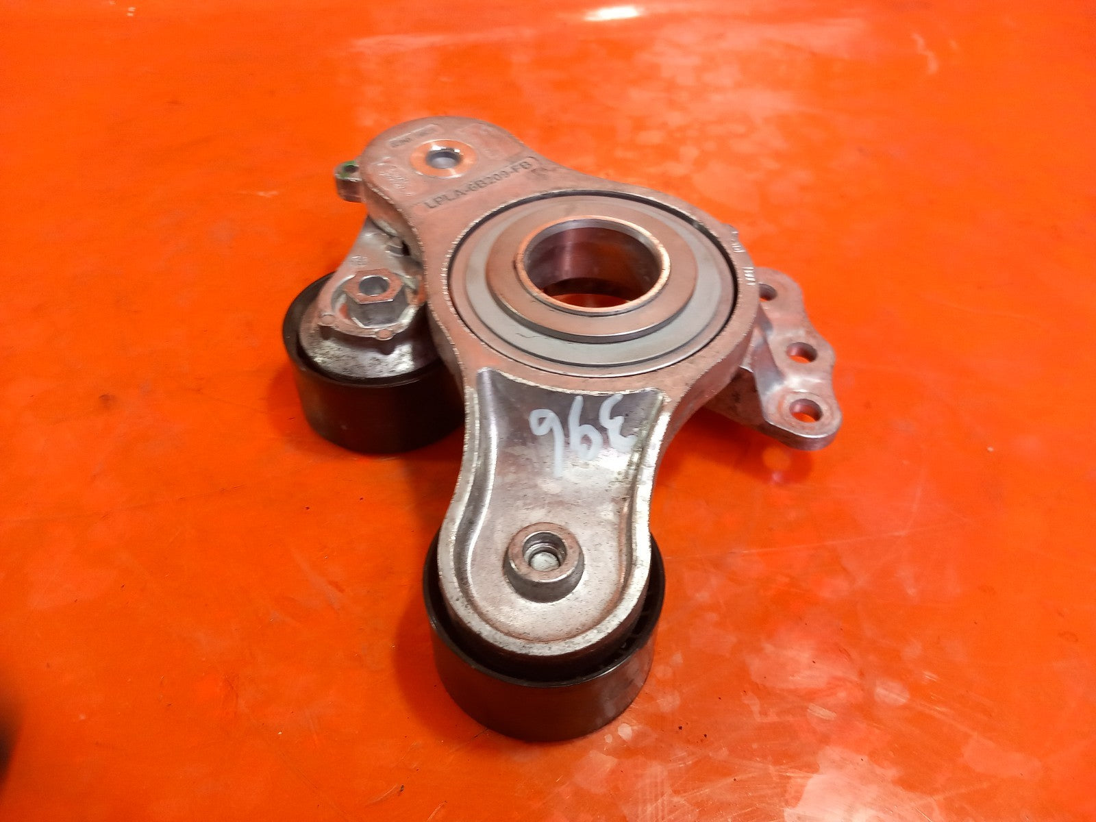 2025 Land Rover Defender L663 3.0 Diesel Alternator Belt Tensioner LPLA-6B209-FB - Image 9