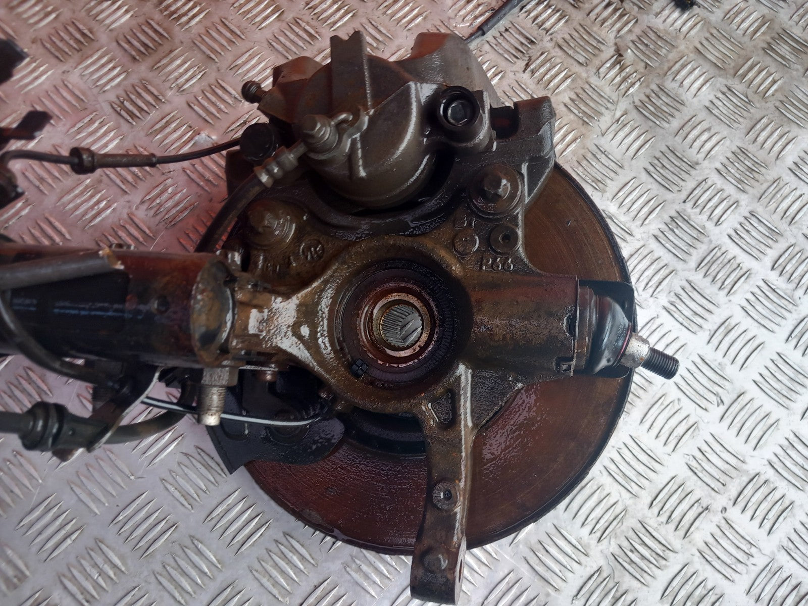 Vauxhall Vivaro 2900 1.5 Diesel 2020 Front Left Suspension Leg Hub Warranty A380 - Image 11