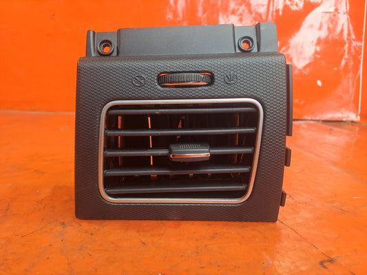✅Ssangyong Korando S 2013 2.0 Diesel Front Left Air Vent 6964A-34001 76530-34900 - Image 1
