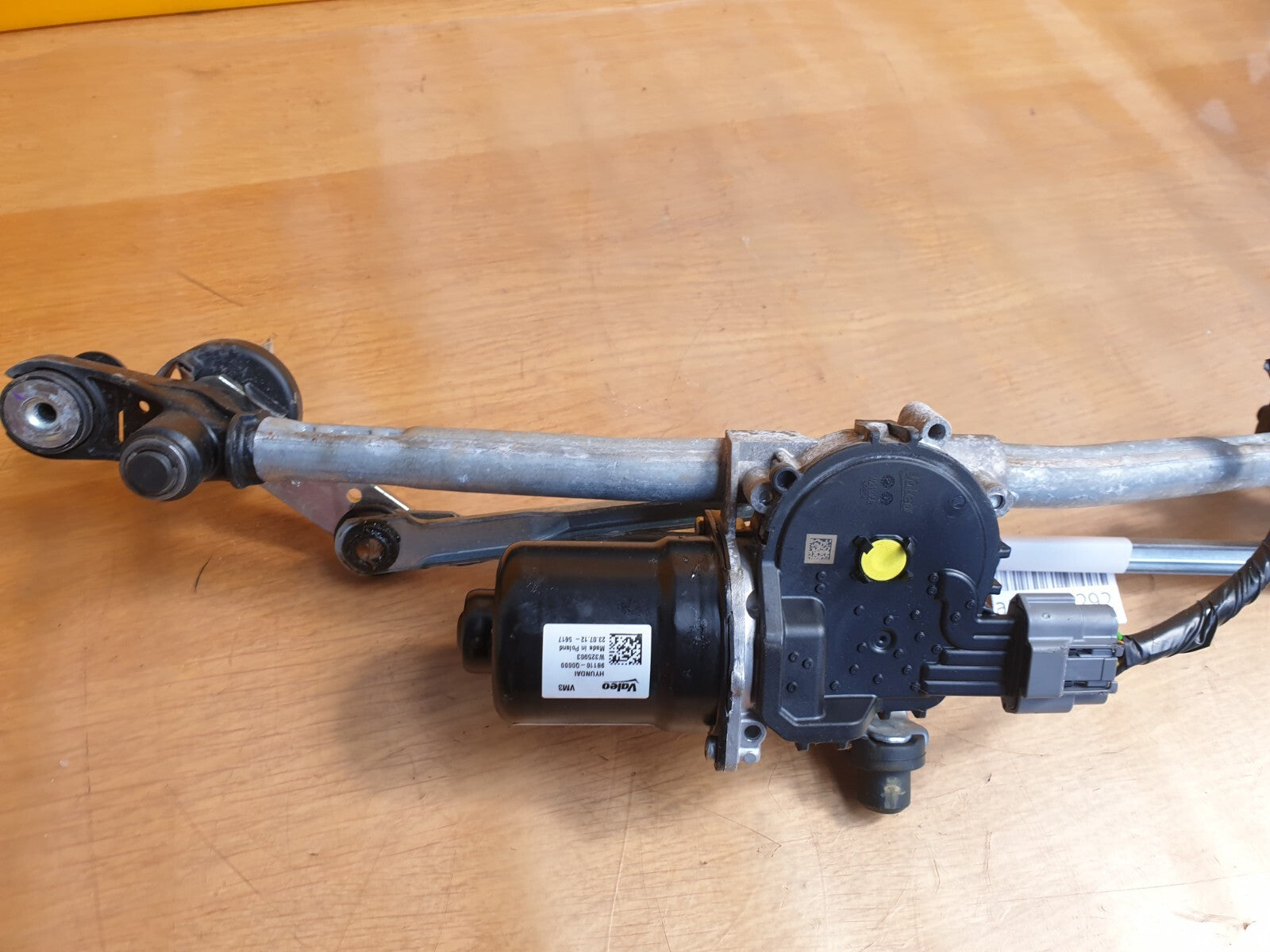 HYUNDAI I20 Ultimate 1.0 Petrol 2023 Front Wiper Motor With Linkage 98100Q0900 - Image 9