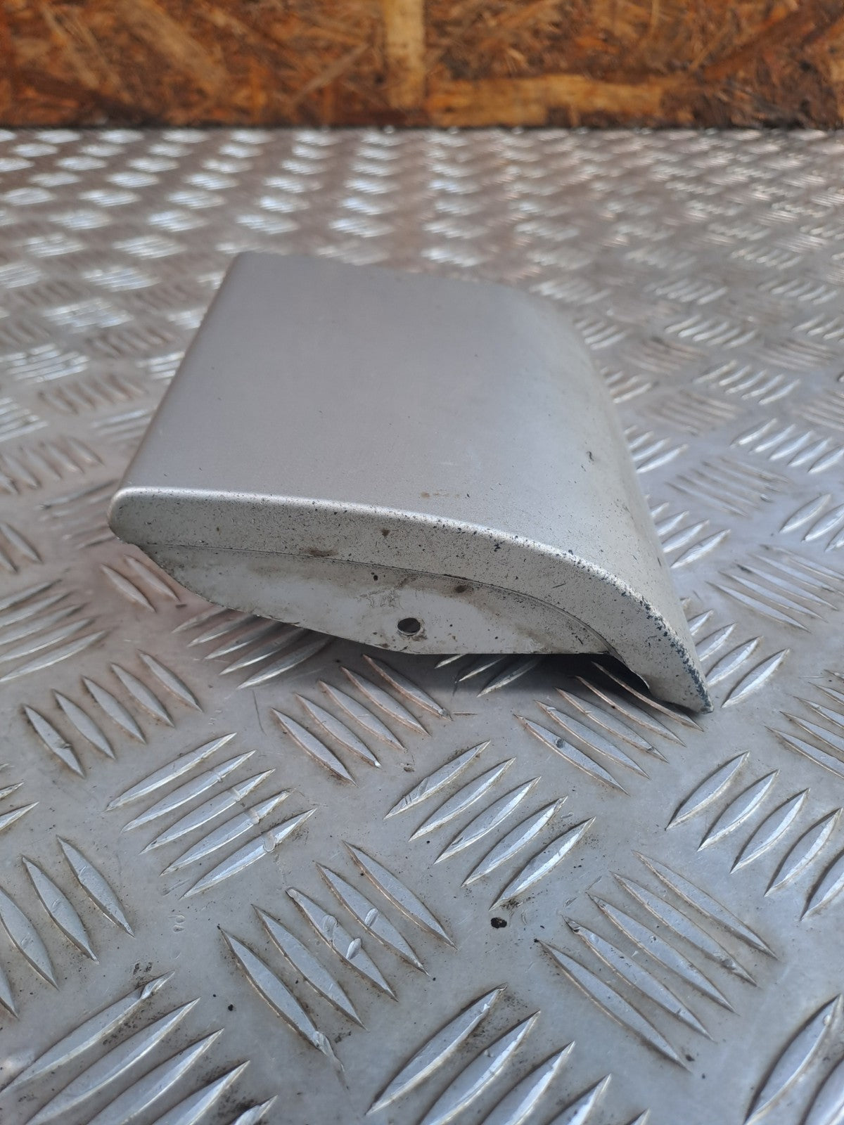 ✅2009 AUDI Q7 4L 3.0D LOWER WING FENDER TRIM MOULDING FRONT LEFT 4L0854959 A300 - Image 4