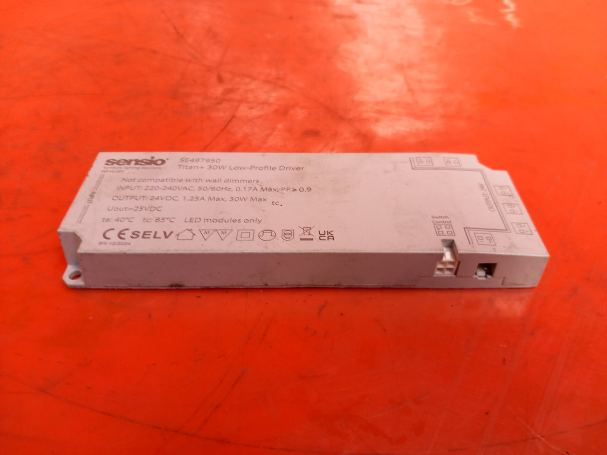 ebay-src:https://i.ebayimg.com/00/s/mtiwmfgxnjaw/z/vngaaesw2rzqh-c-/$_57.jpg