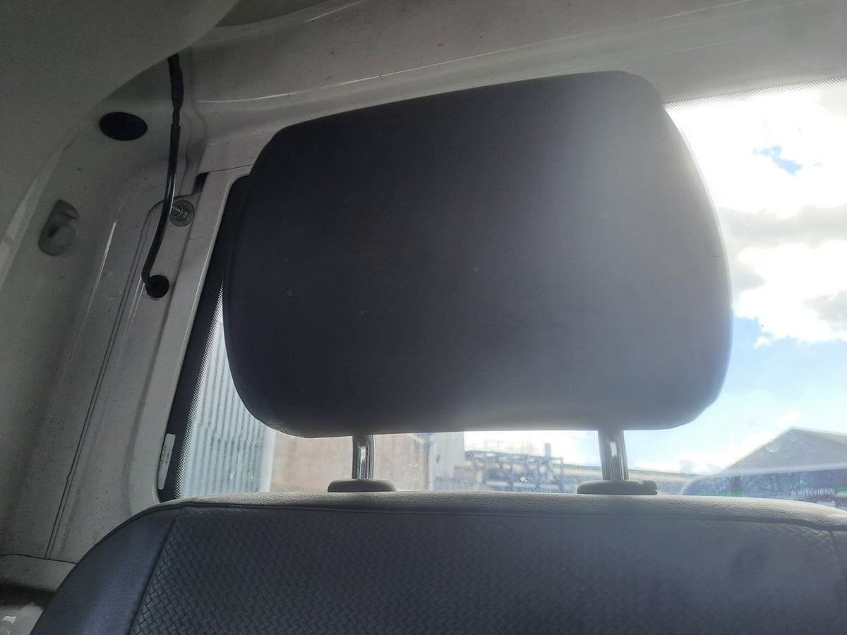 2021 VW Transporter T30 Headrest Black Warranty A410 - Image 3