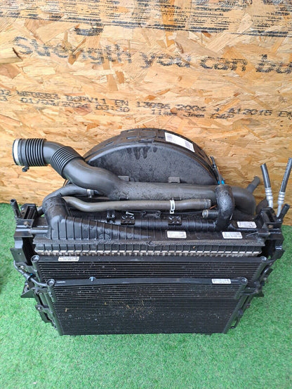 Land Rover Discovery 4 3.0 Diesel 2015 Radiator AH32-9L440-AB AH32-8005-BA A220