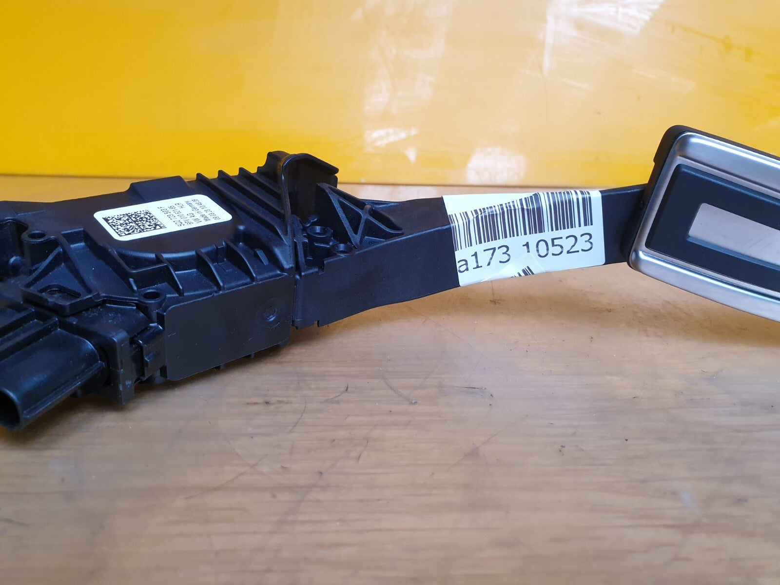 ebay-src:https://i.ebayimg.com/00/s/mtiwmfgxnjaw/z/esiaaoswaipmyahb/$_57.jpg