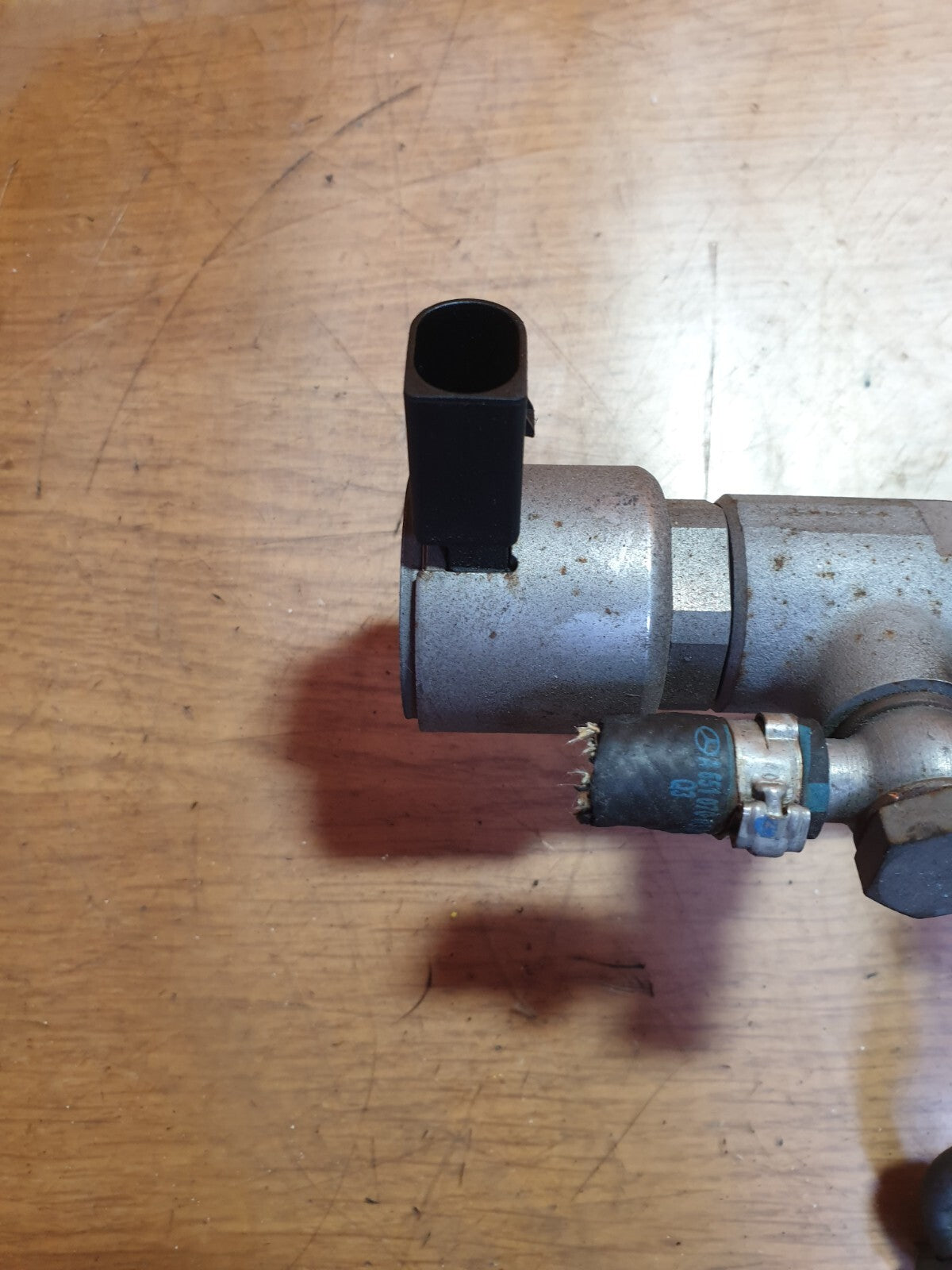 ✅2013 MERCEDES C CLASS W204 2.1CDI FUEL INJECTOR RAIL A6510700495 +WARRANTY A167 - Image 2