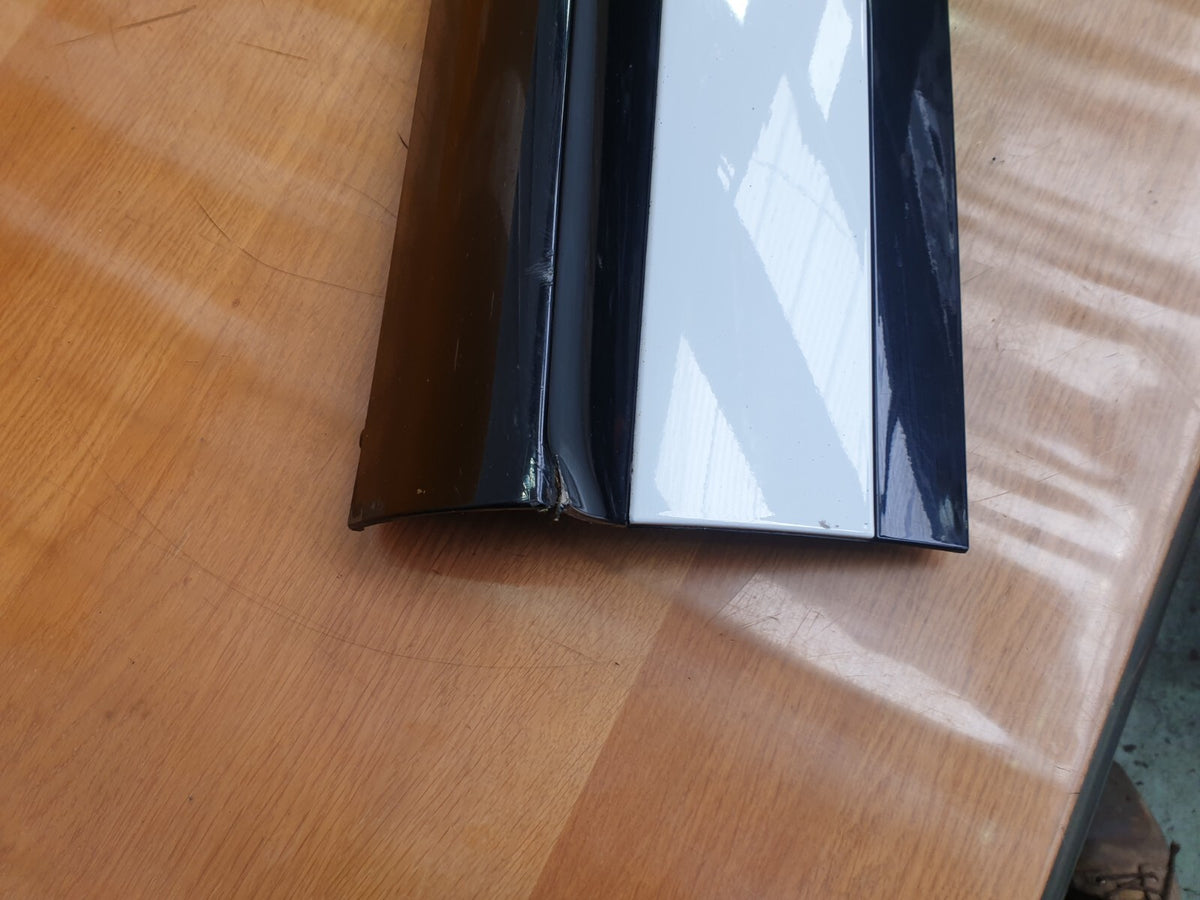 2022 Range Rover Evoque L551 Front Left Door Molding K8D2-21065-C Warranty A169 - Image 2