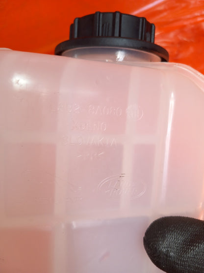 Land Rover Defender L663 3.0 Diesel 2025 Coolant Expansion Tank L8B28A080 A396 - Image 11
