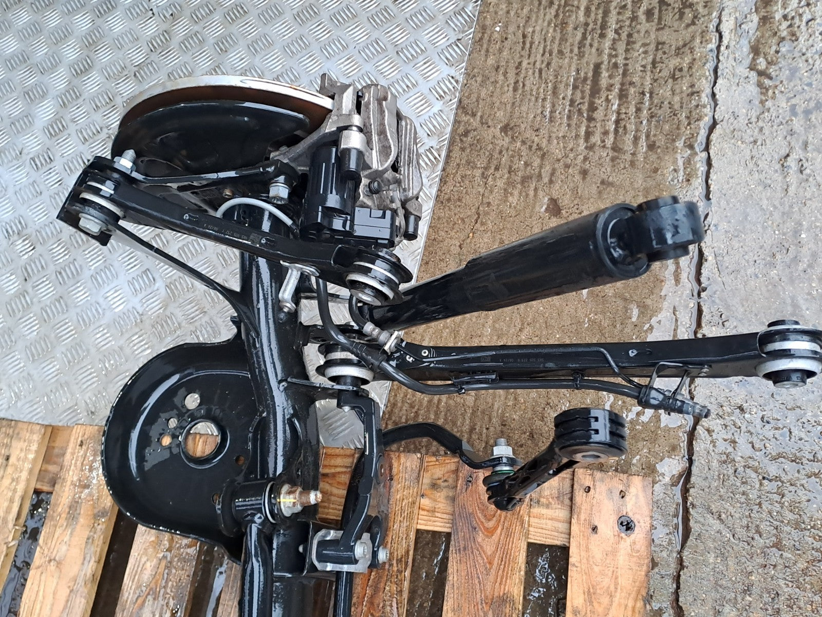 ebay-src:https://i.ebayimg.com/00/s/mtiwmfgxnjaw/z/bkoaaeswkw1phlw-/$_57.jpg