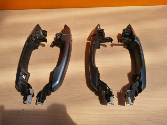 LAND ROVER DISCOVERY 5 L462 2018 DOOR EXTERIOR HANDLES A046 - Image 1