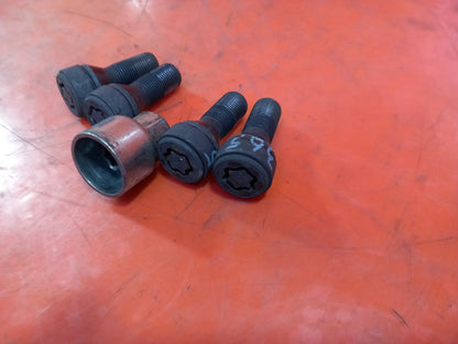 BMW F40 116D 1.5 Diesel 2021 Locking Wheel Bolt Nuts Warranty A365 - Image 10