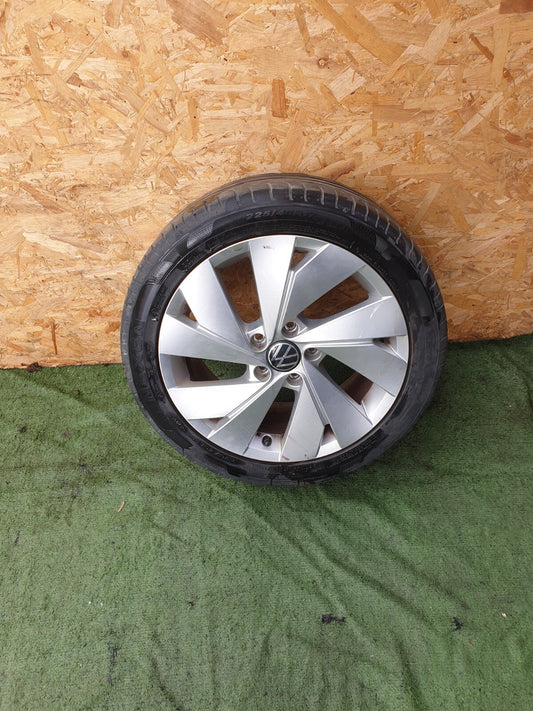 VW GOLF MK8 STYLE ETSI 1.5 PETROL 2022 ALLOY WHEEL WITH TYRE 225/45 R17 A191 - Image 1