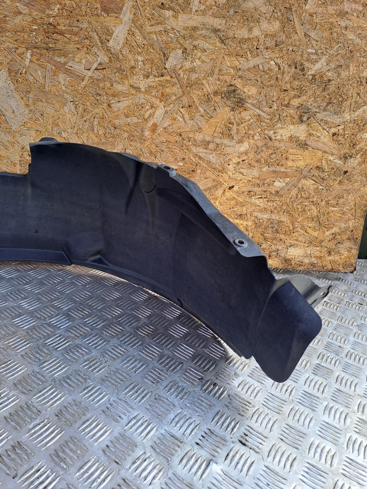 ✅2013 SSANGYONG KORANDO S 2.0D FRONT LEFT WHEEL SPLASH GUARD 79711-34000 A282 - Image 6