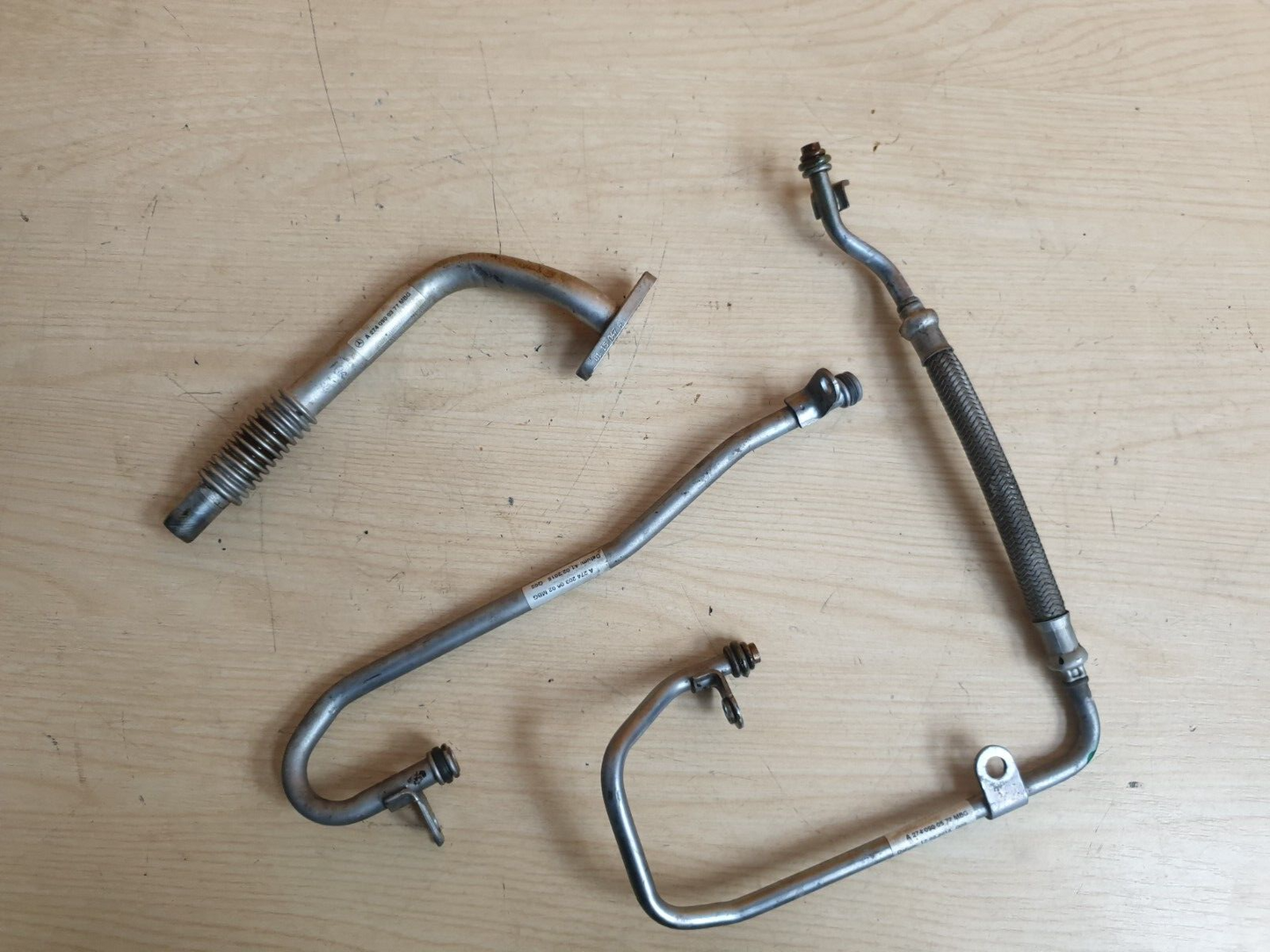 MERCEDES AMG C200 W205 2.0 PETROL 2015 OIL LINES A2740900377 A2740900577 A061 - Image 2