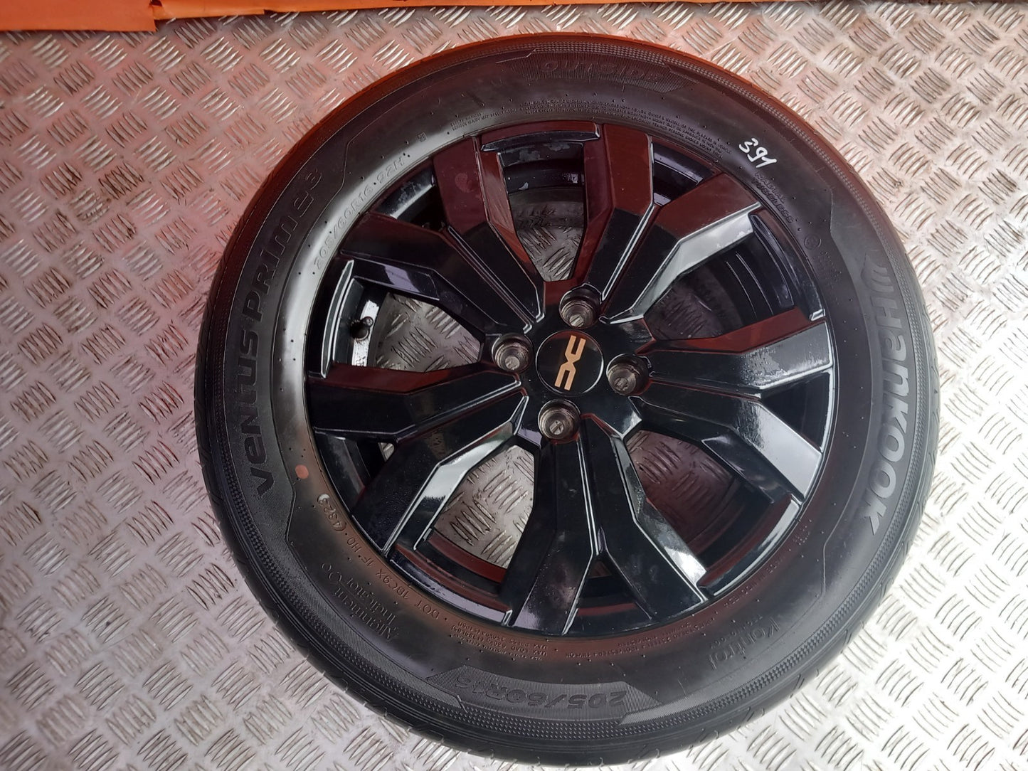 2024 Dacia Jogger Alloy Wheel with Tyre 205/60 R16 403004026R Warranty A391 - Image 1