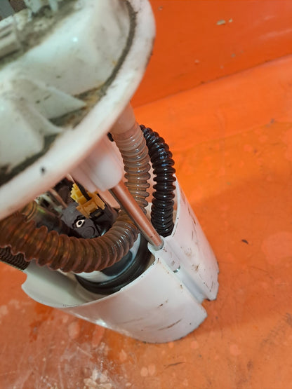 ✅2016 RENAULT TRAFIC MK3 Sl27 1.6D FUEL PUMP SENDER UNIT 172027392R + WARRANTY - Image 4