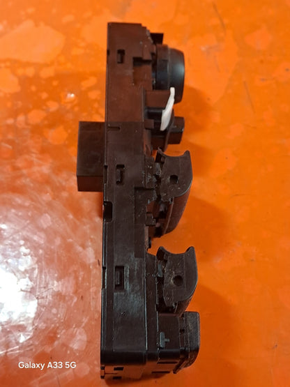 ✅BMW 318I F30 1.5 PETROL 2016 FRONT RIGHT WINDOW SWITCH 9208110 Warranty A330 - Image 6