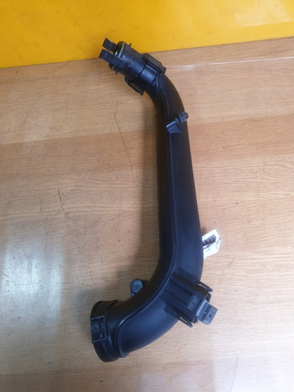 ✅AUDI A3 E-TRON 1.4 PETROL 2015 AIR INTAKE PIPE 04E145673P Warranty A204 - Image 4