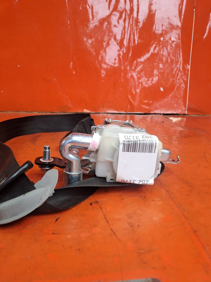 ✅Ssangyong Korando C 2013 2.0 Diesel FRONT RIGHT SEAT BELT Warranty A282 - Image 5