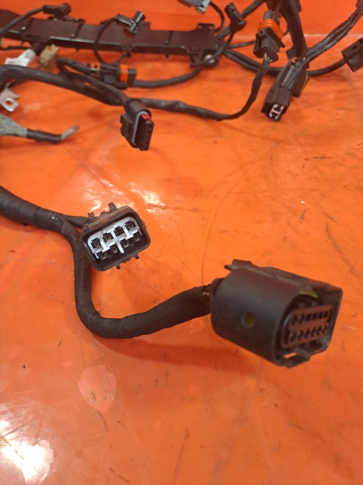ebay-src:https://i.ebayimg.com/00/s/mtywmfgxmjaw/z/svcaaesw~yrojhub/$_57.jpg