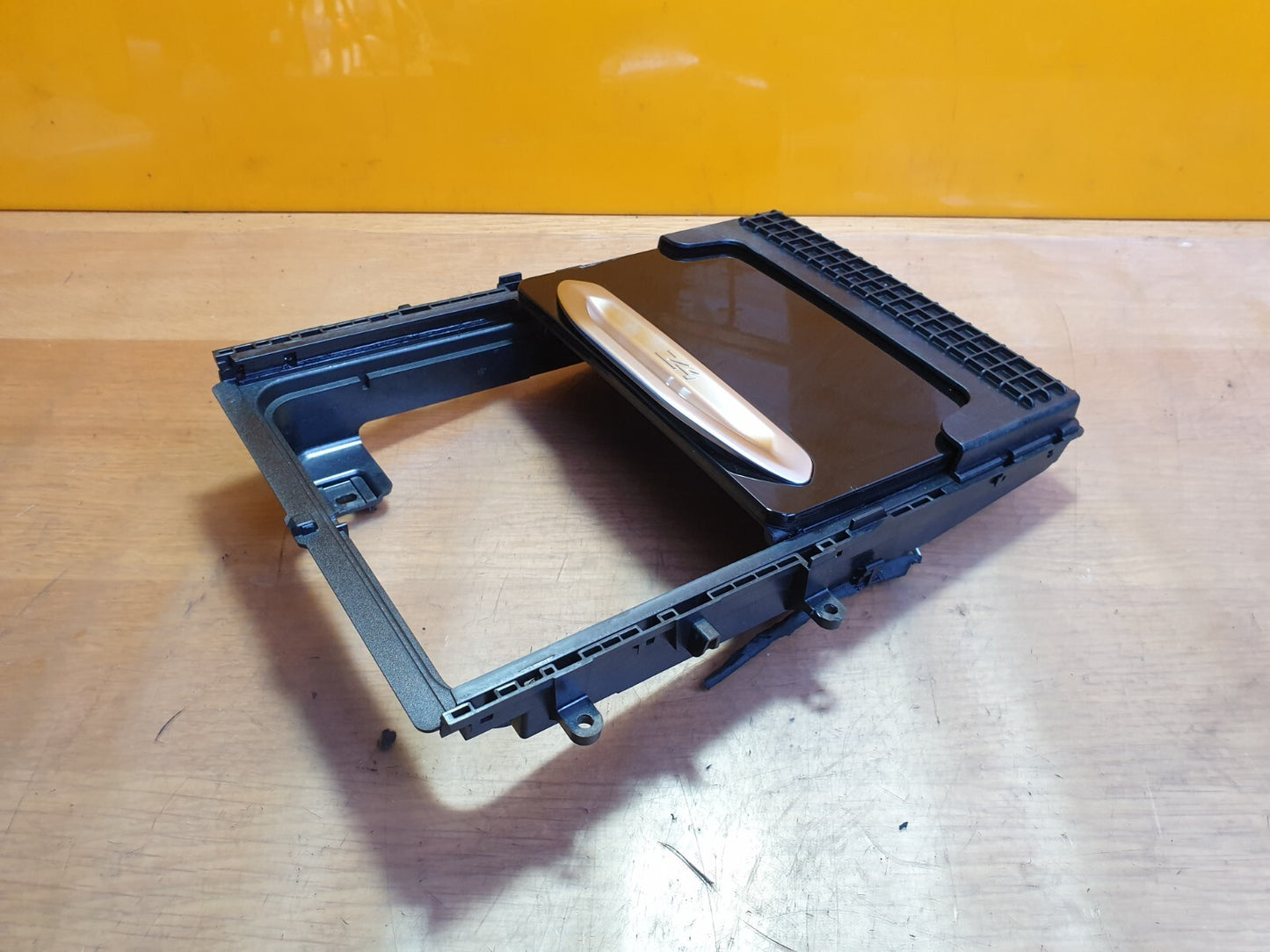 ✅2023 BMW Z4 G29 SDRIVE20i CENTER CONSOLE FRONT STORAGE BIN 6809003 + WARRANTY - Image 5