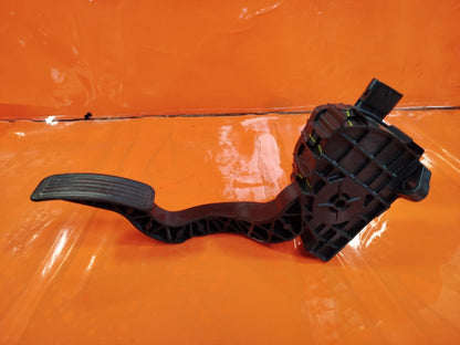 ✅Tesla Model 3 Long Range 2020 ACCELERATOR THROTTLE PEDAL 1011298 Warranty A262 - Image 1