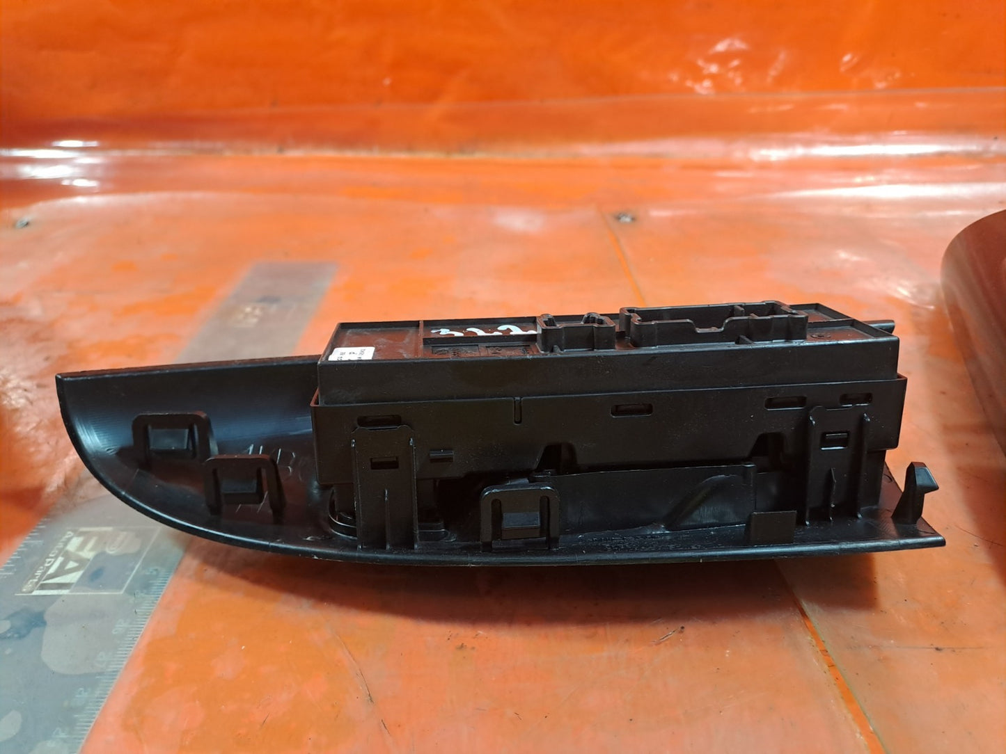 ebay-src:https://i.ebayimg.com/00/s/mtiwmfgxnjaw/z/lncaaeswzjpppboe/$_57.jpg