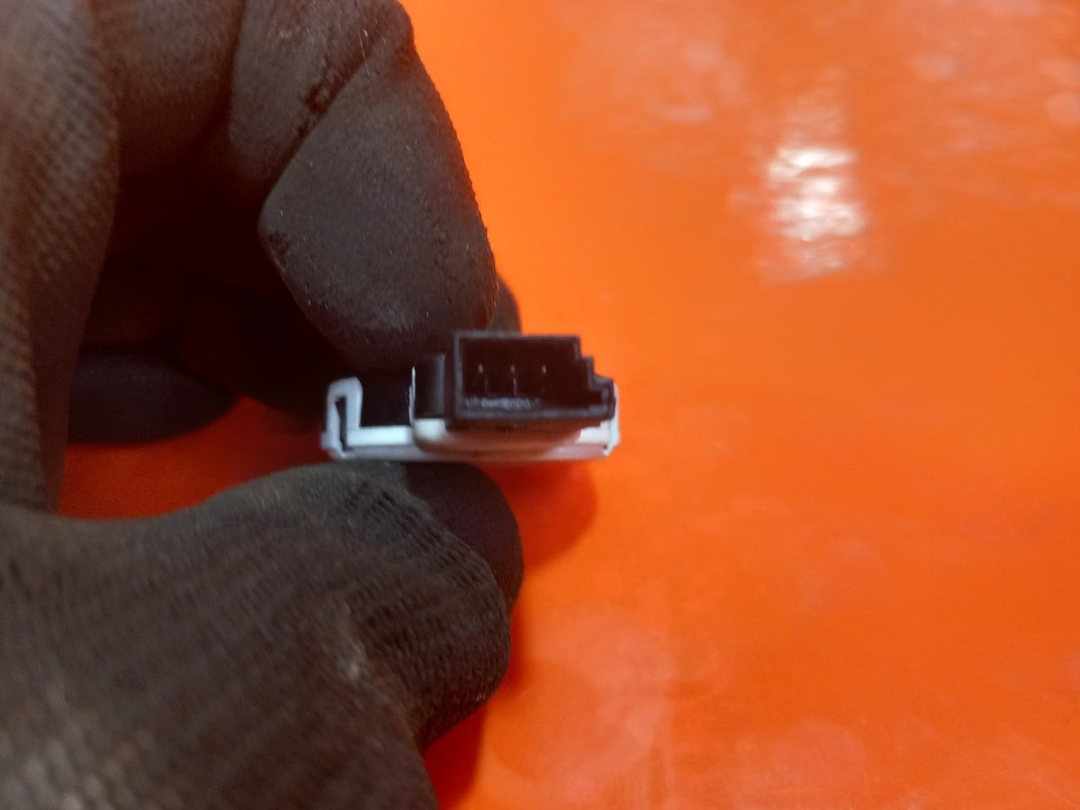 ebay-src:https://i.ebayimg.com/00/s/mtiwmfgxnjaw/z/8yoaaesw8sbqp-7i/$_57.jpg