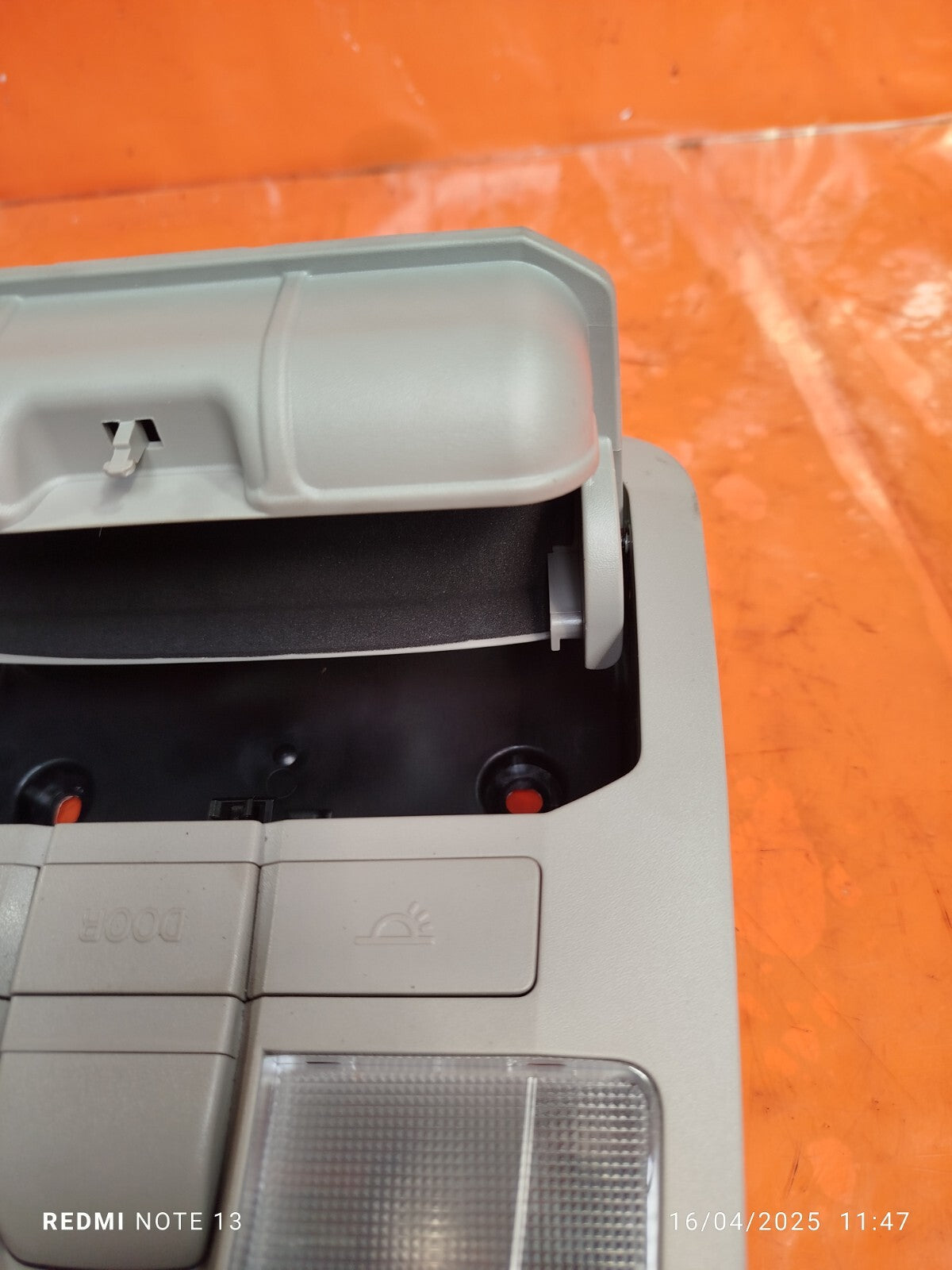 ✅Ssangyong Tivoli Ex 2016 1.6 Diesel FRONT INTERIOR ROOF LIGHT 77670-34000 A279 - Image 8