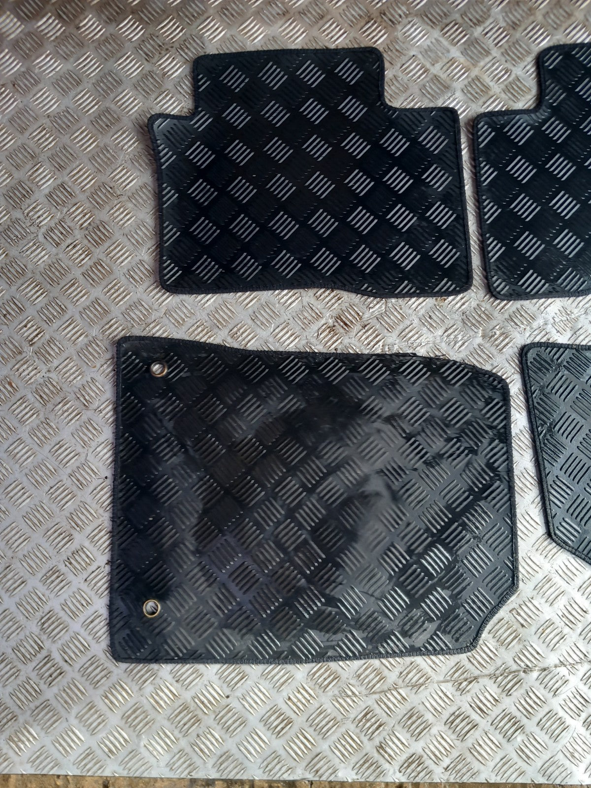 Ssangyong Tivoli Ex 2016 Floor Mat Set Warranty A279 - Image 2