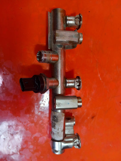 2024 Dacia Jogger Fuel Injectors and Rail 166005550R Warranty A391 - Image 5