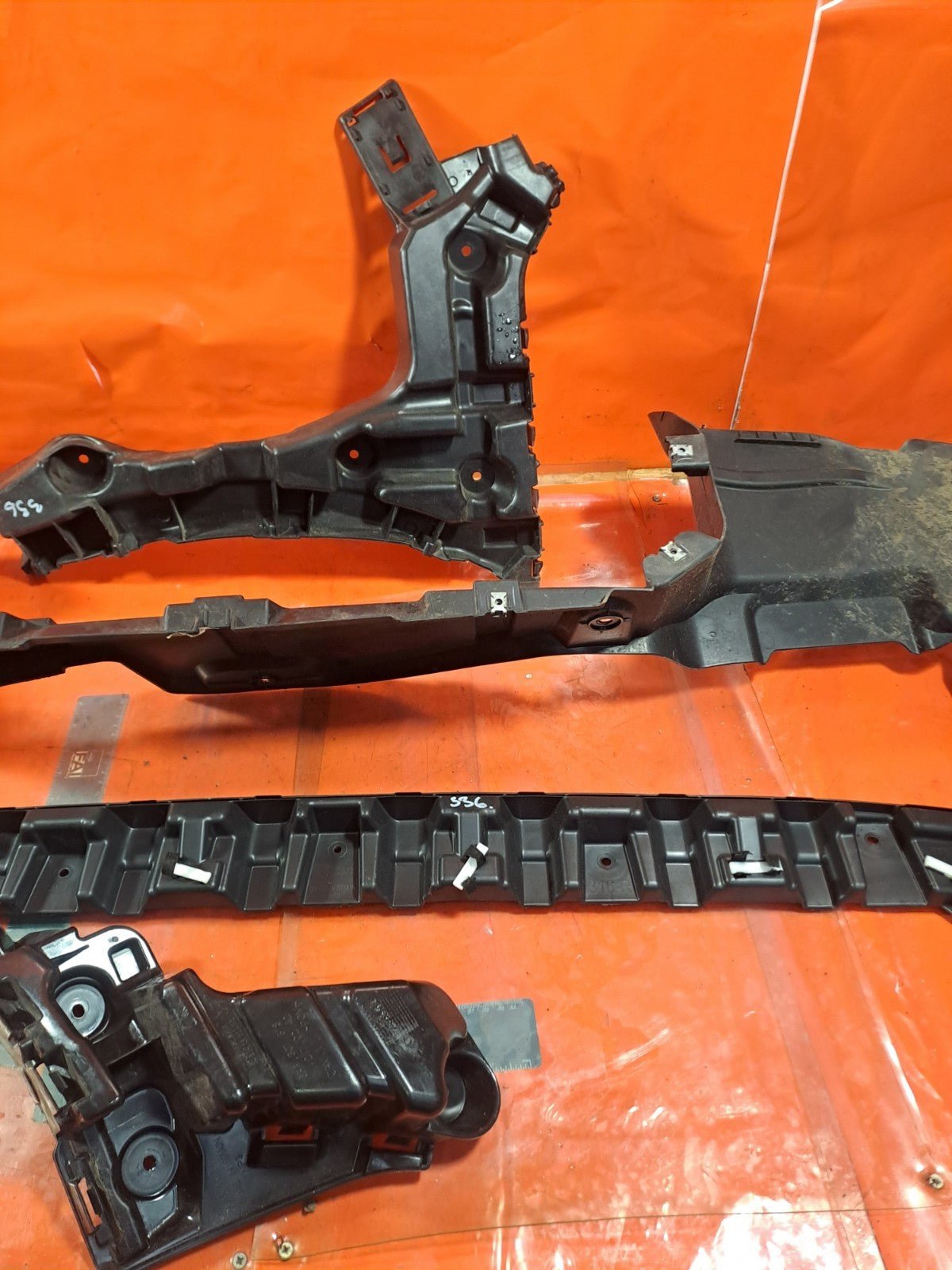 ✅CUPRA FORMENTOR 2.0 PETROL 2023 REAR BUMPER BRACKETS 5FF807378 5FF807863 A336 - Image 3