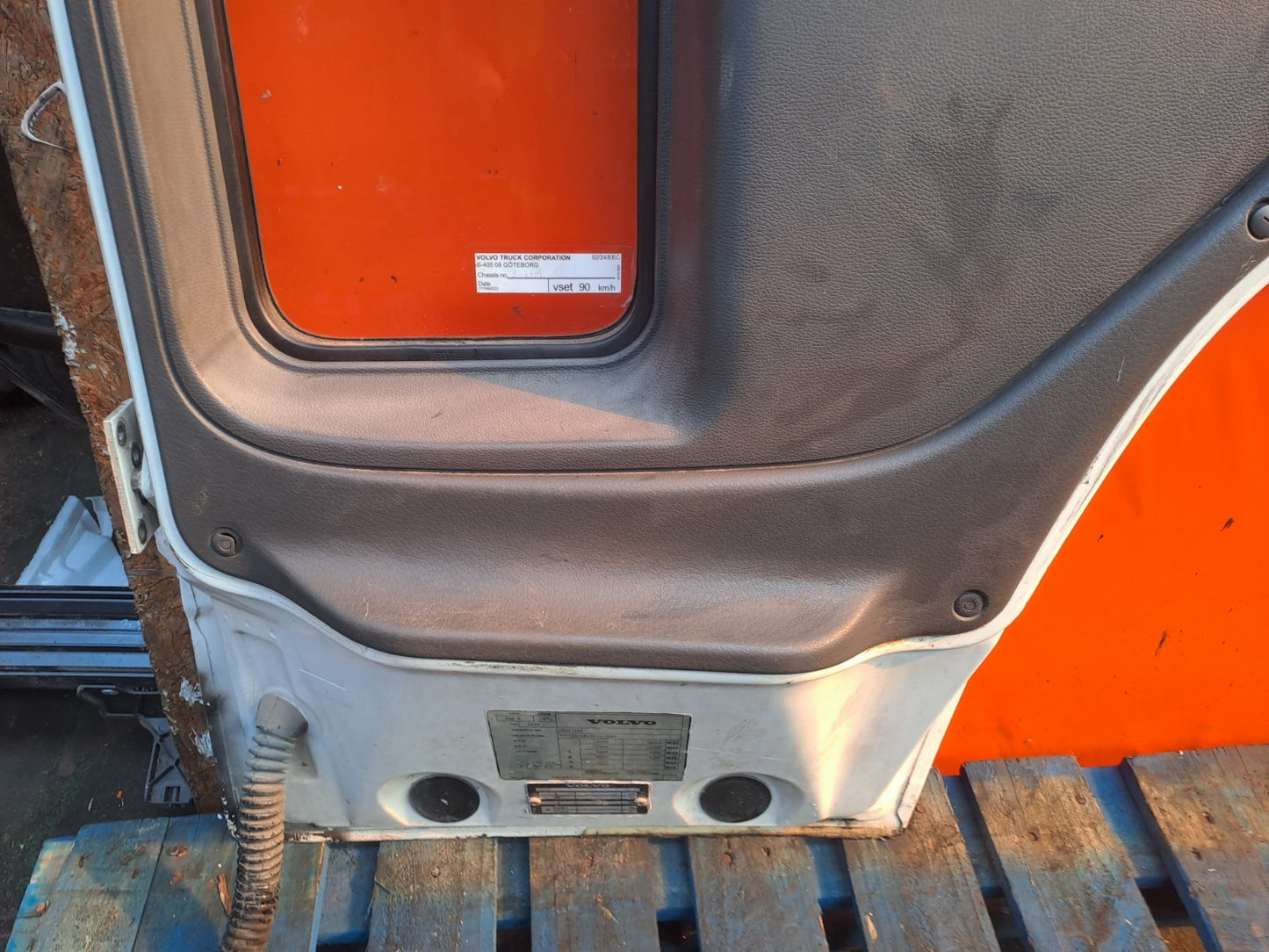 ✅Volvo FL 5.5 Diesel 2003 Front Right Door Bare White Warranty A324 - Image 12