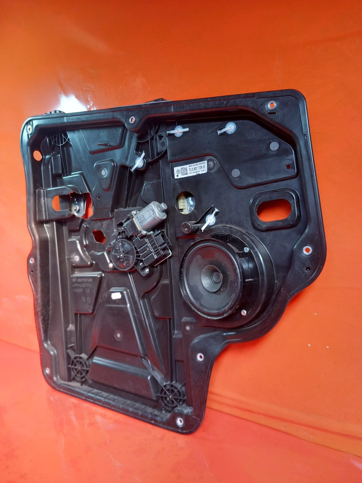 VW Transporter T30 2.0 Diesel 2021 Front Left Window Regulator 7L2837729H A410 - Image 4