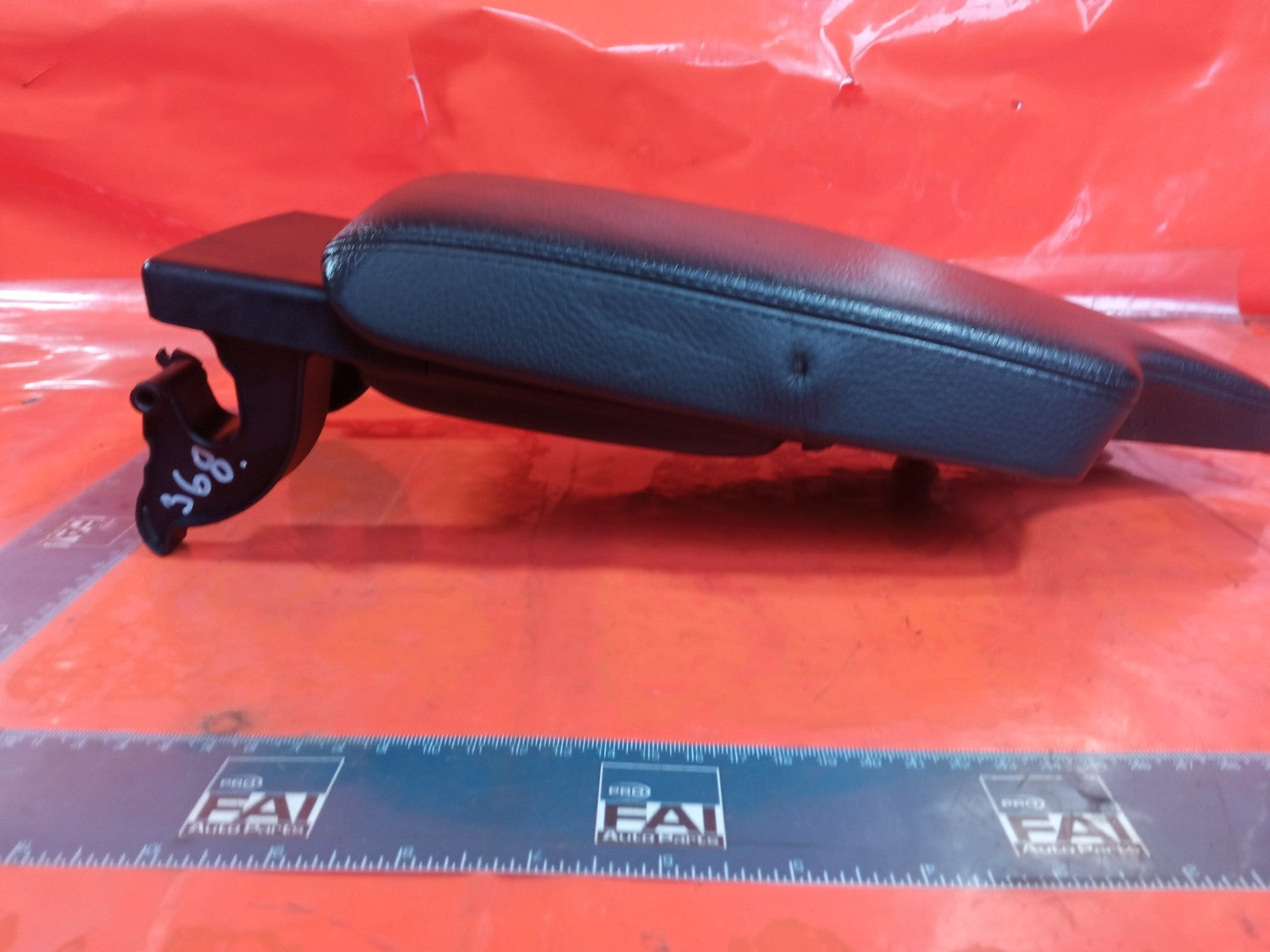 ✅2016 BMW 4 Series F33 Centre Console Armrest Cover Leather Black 9285160 A368 - Image 3