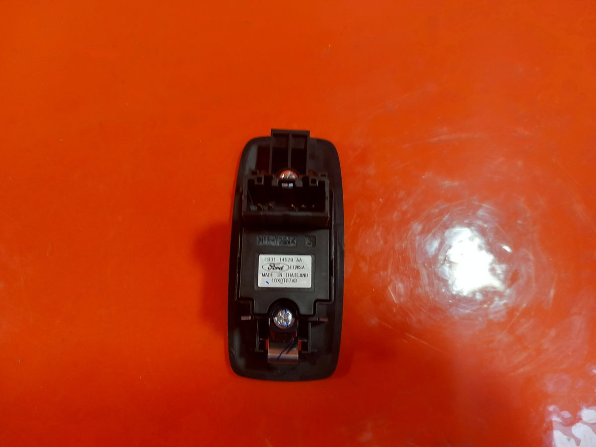 ebay-src:https://i.ebayimg.com/00/s/mtiwmfgxnjaw/z/wrwaaeswja9qmtrx/$_57.jpg