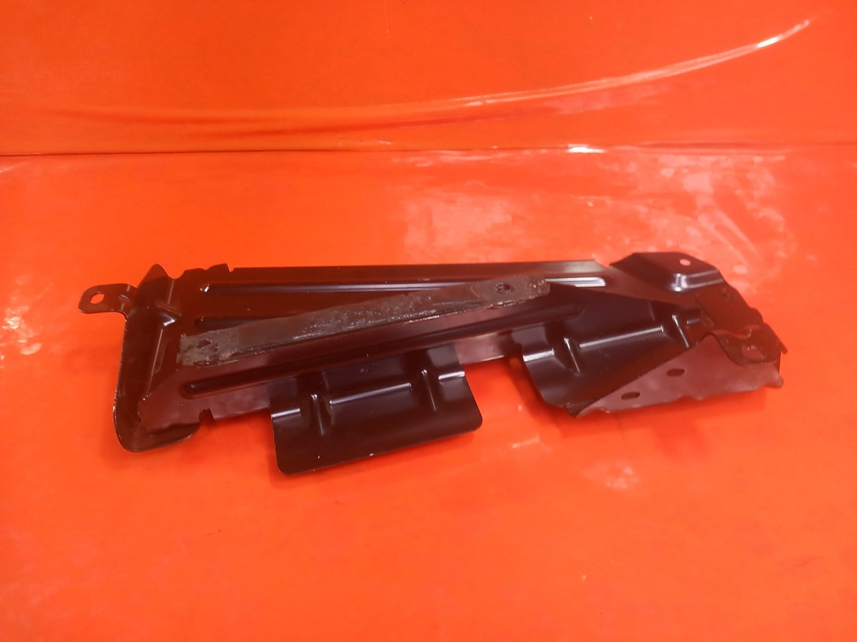 2025 LR Defender L663 Air Suspension Compressor Bottom Mount S8B2-2882-AB A396 - Image 4