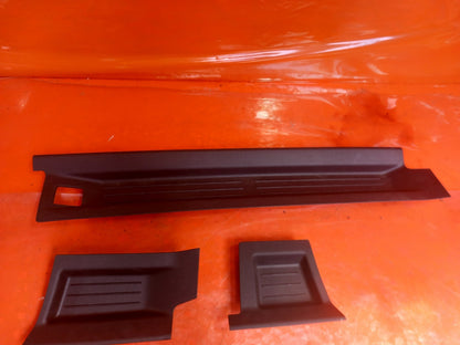 Land Rover Defender L663 3.0 Diesel 2025 Dashboard Trims L8B2046B46DC L8B2046B46 - Image 5